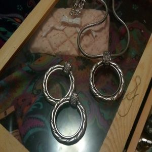 Necklace and earring set